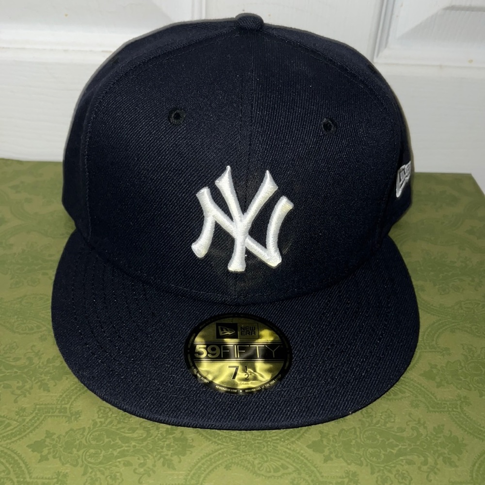 **BRAND NEW** New Era “NY” Fitted Cap Size 7 1/2
